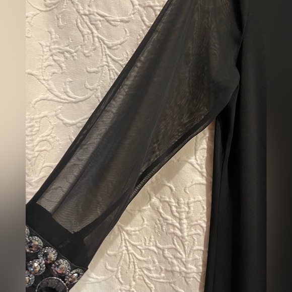 Tiana B Women's Shift Dress Black Beaded Cuffs & Hem Cocktail Size 12 - Picture 5 of 7